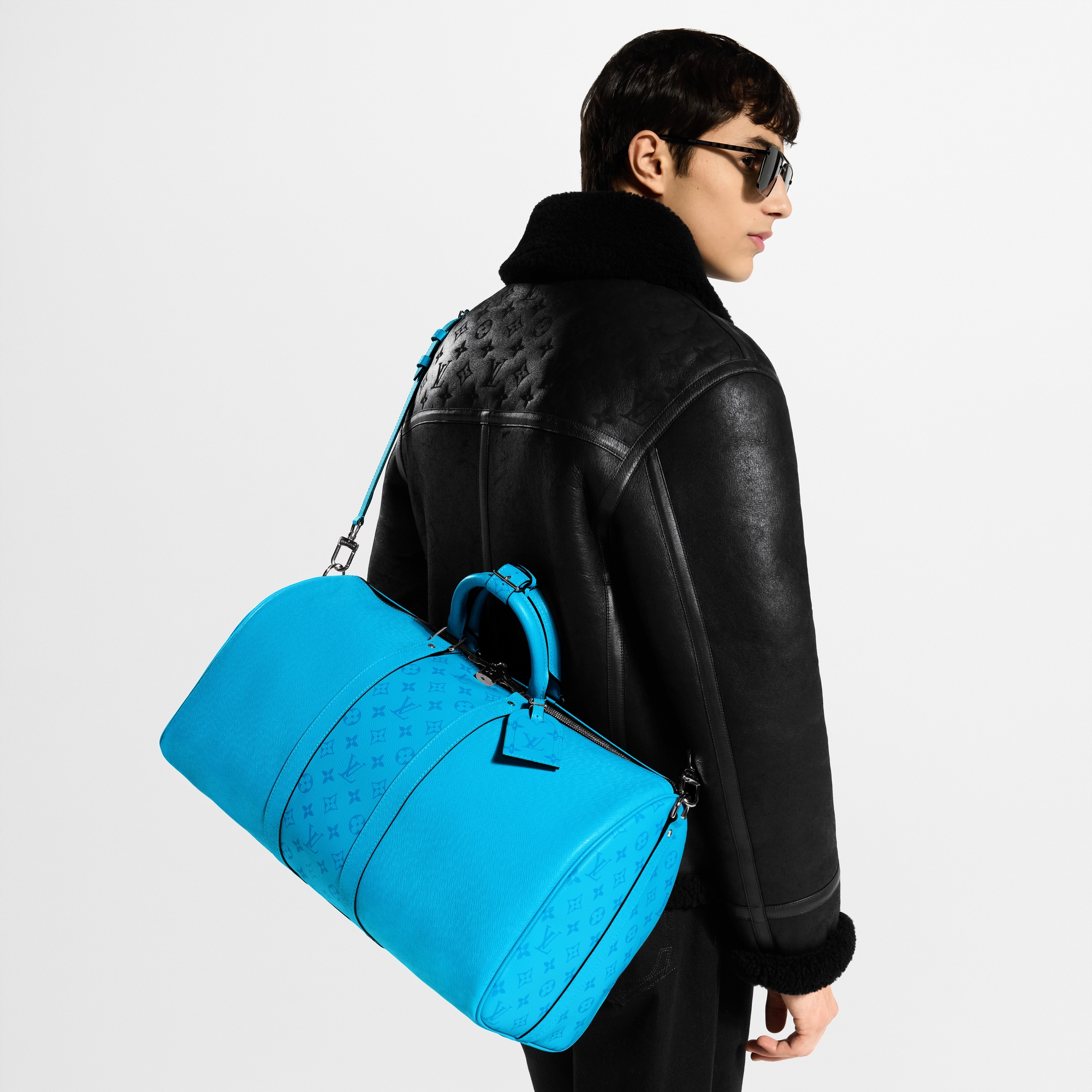 LV Signature Key Holder S00 - Accessories | LOUIS VUITTON